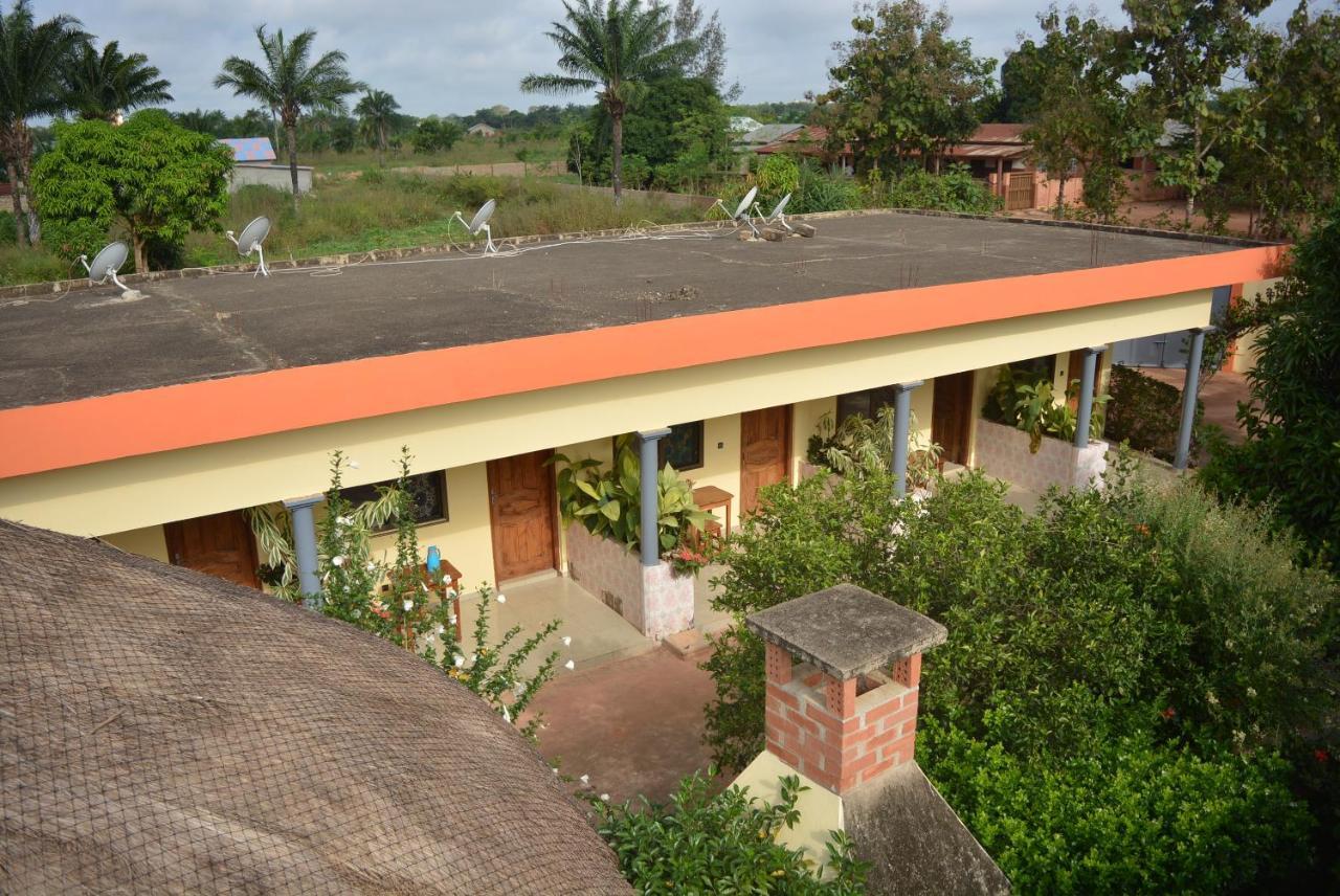 Chez Sabine Acomodação com café da manhã Abomey Exterior foto